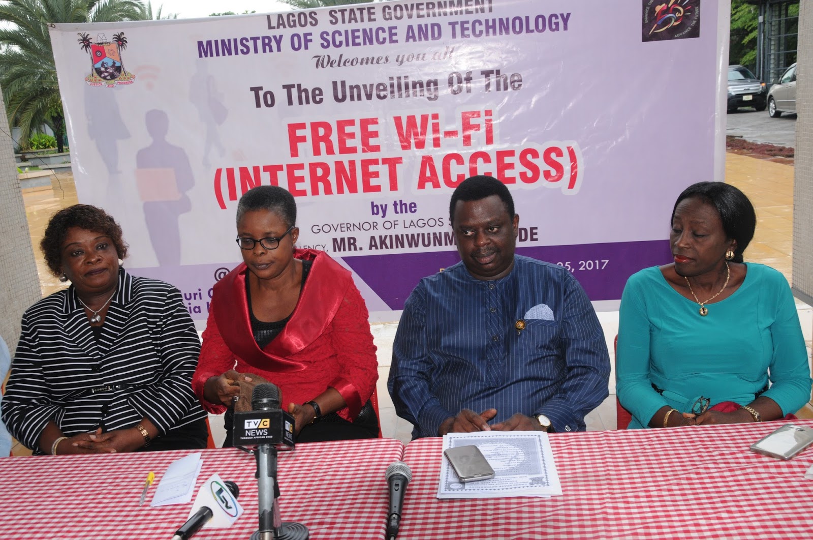 Lagos@50: Governor Ambode Unveils Free Public Wi-fi At Muri Okunola Park