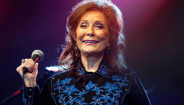 Country Singer Loretta Lynn Hospitalized After Suffering Stroke