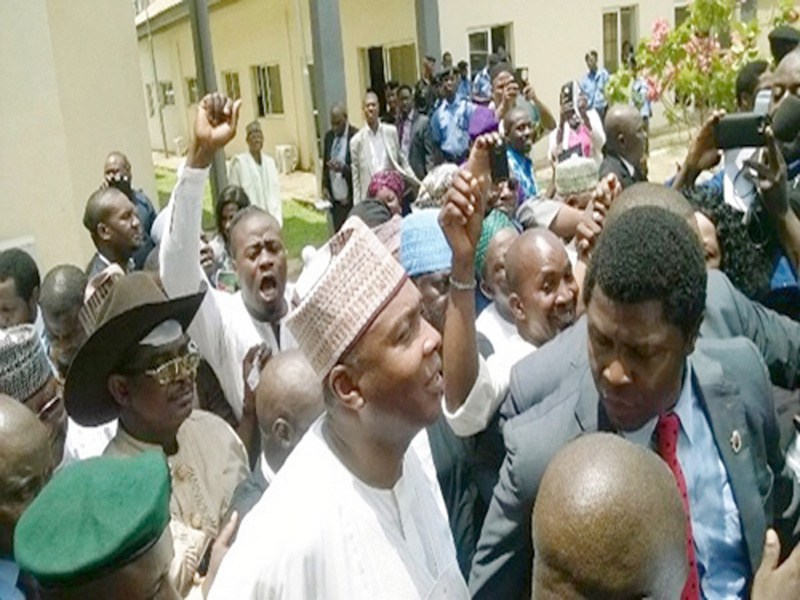 Saraki & His Supporters Jubilates In Abuja Today After CCT Dismissed all Charges Against him