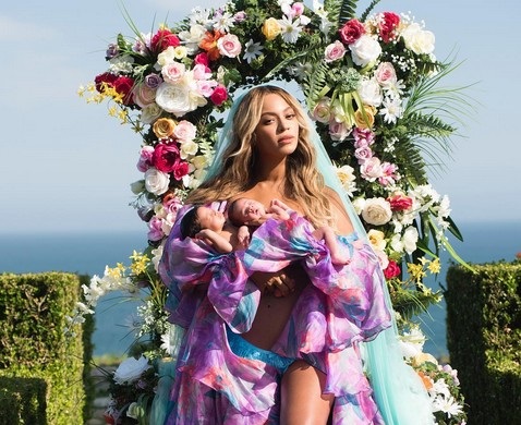 Beyonce Pictured With Her Twins For The First Time