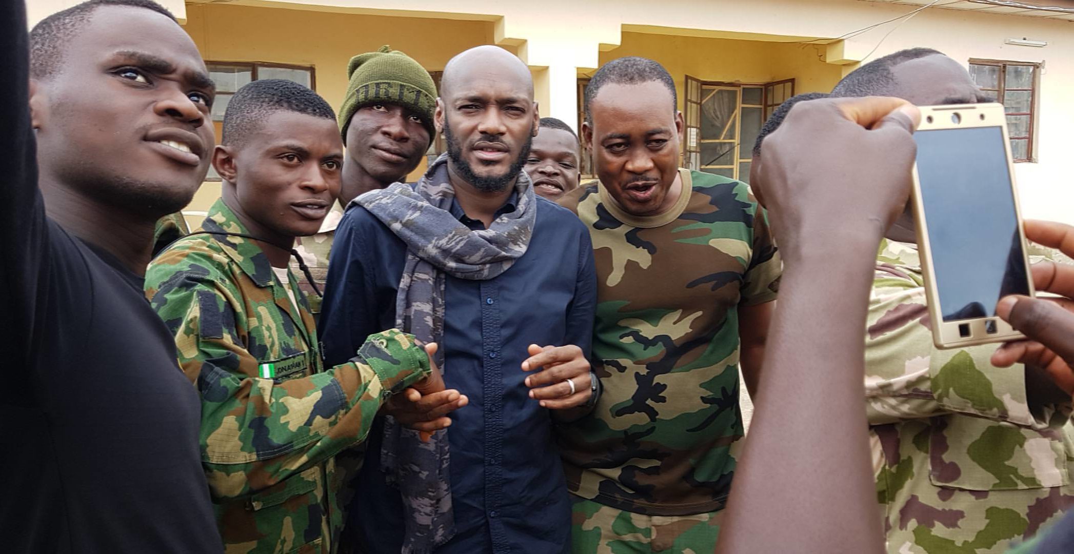 2face Visits Solidiers & Internally Displaced Persons in Maiduguri [Video & Pictures]