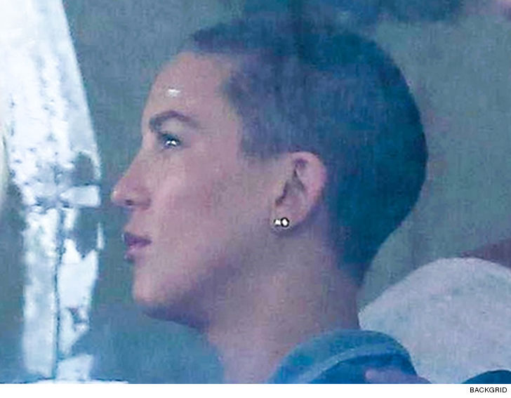 kate hudson shaves head for new movie role