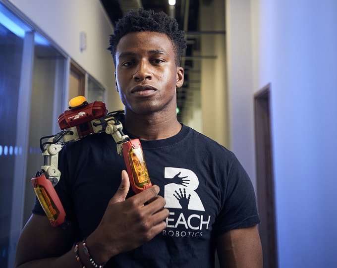 Meet Silas Adekunle: Nigerian & Builder of World’s first Gaming Robots
