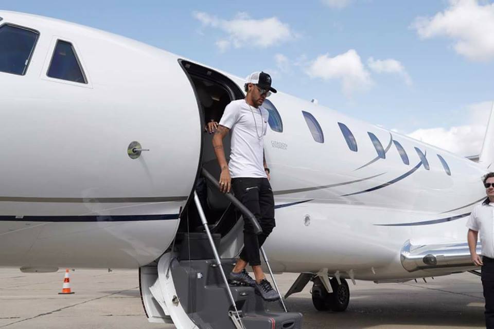 Neymar Departs Barcelona Airport and Arrives Paris In Style After Completing £199million PSG Move