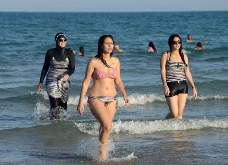 Saudi Arabia To Build Beach Resort Where Women Can Wear Bikinis