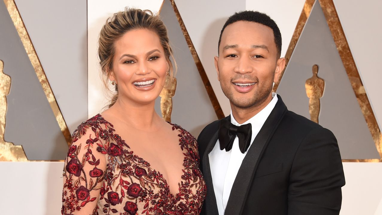 Chrissy Teigen Calls John Legend Out On Twitter for Not Texting her Back