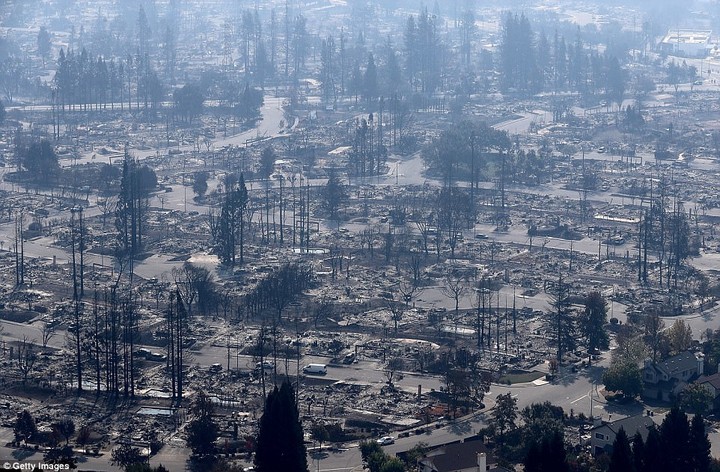 Shocking Images From The Aftermath Of California's Wildfire Which Destroyed Thousands of Home Killing Over 30 people