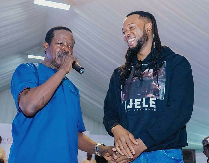 King Sunny Ade And Flavour Pictured On Stage