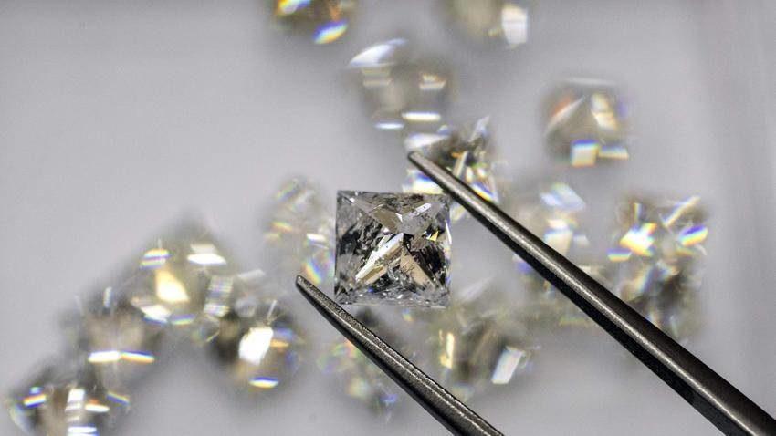 Researchers Use Diamond To Improve Biomedical Implants