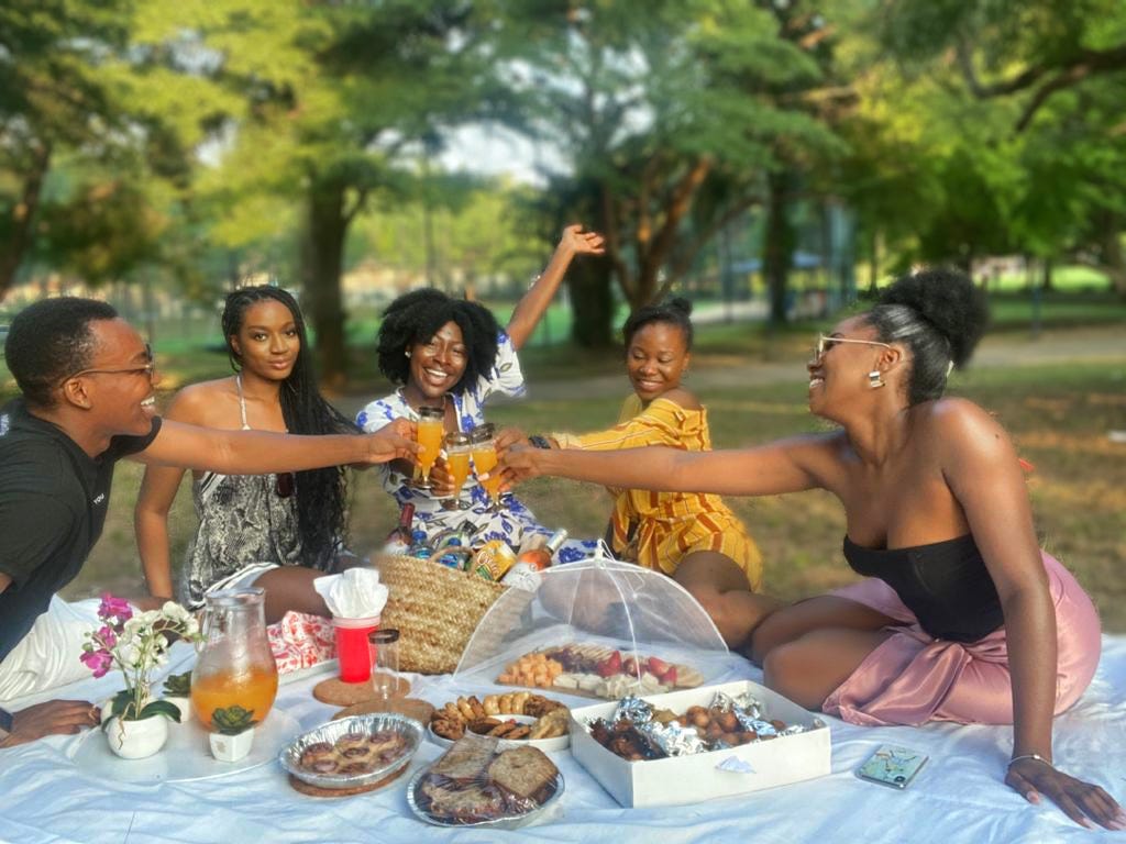 How To Host A Memorable Picnic With Friends | Fab.ng