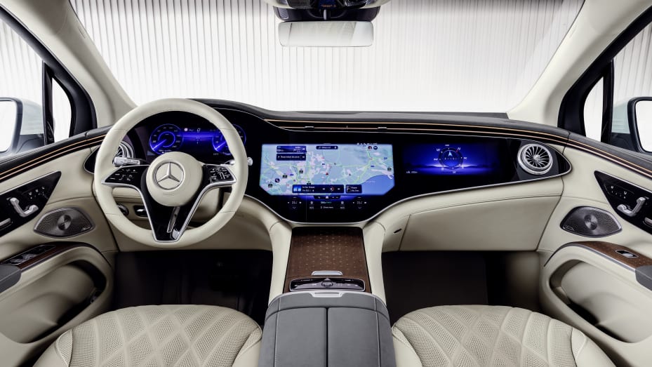Mercedes AI-Powered Voice Assistant: All To Know | Fab.ng