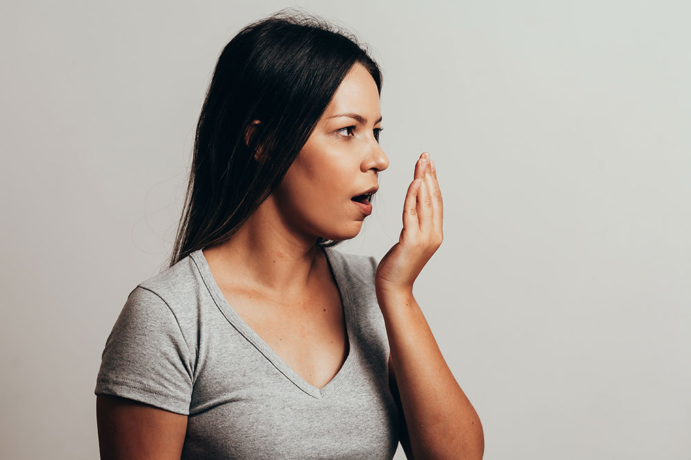 Habits That Cause Mouth Odour Even After Brushing | fab.ng